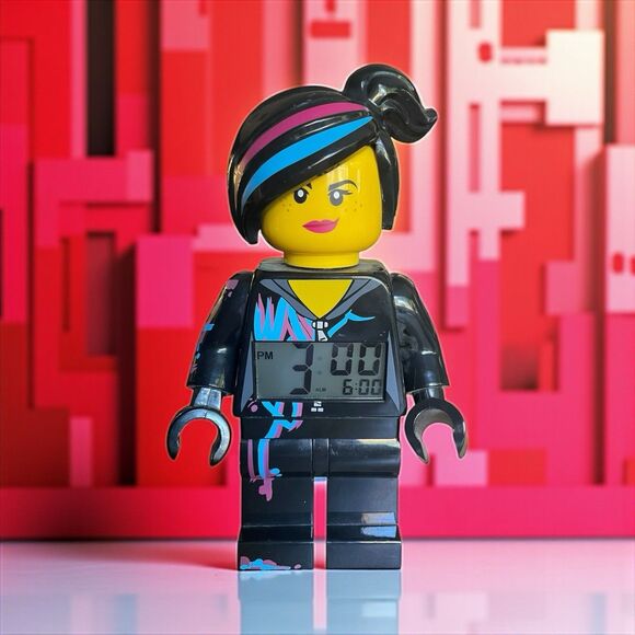 The Lego Movie "Wyldstyle Lucy" Digital Alarm Clock 9"Lego Mini Fig 2014 Works - Picture 1 of 8